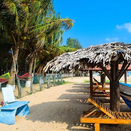 Mithra Paradise Beach Hotel Nilaveli Exterior photo